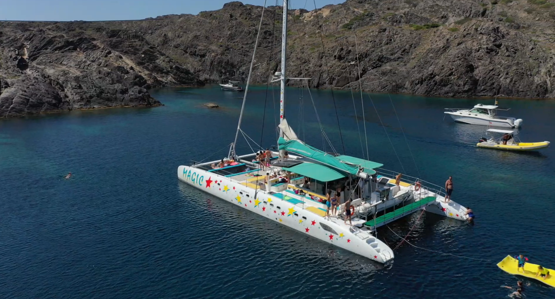 Creuers en catamarà al Cap de Creus