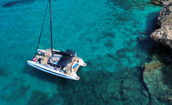 Exklusive Katamaran-Ausflüge in die Bucht von Palma